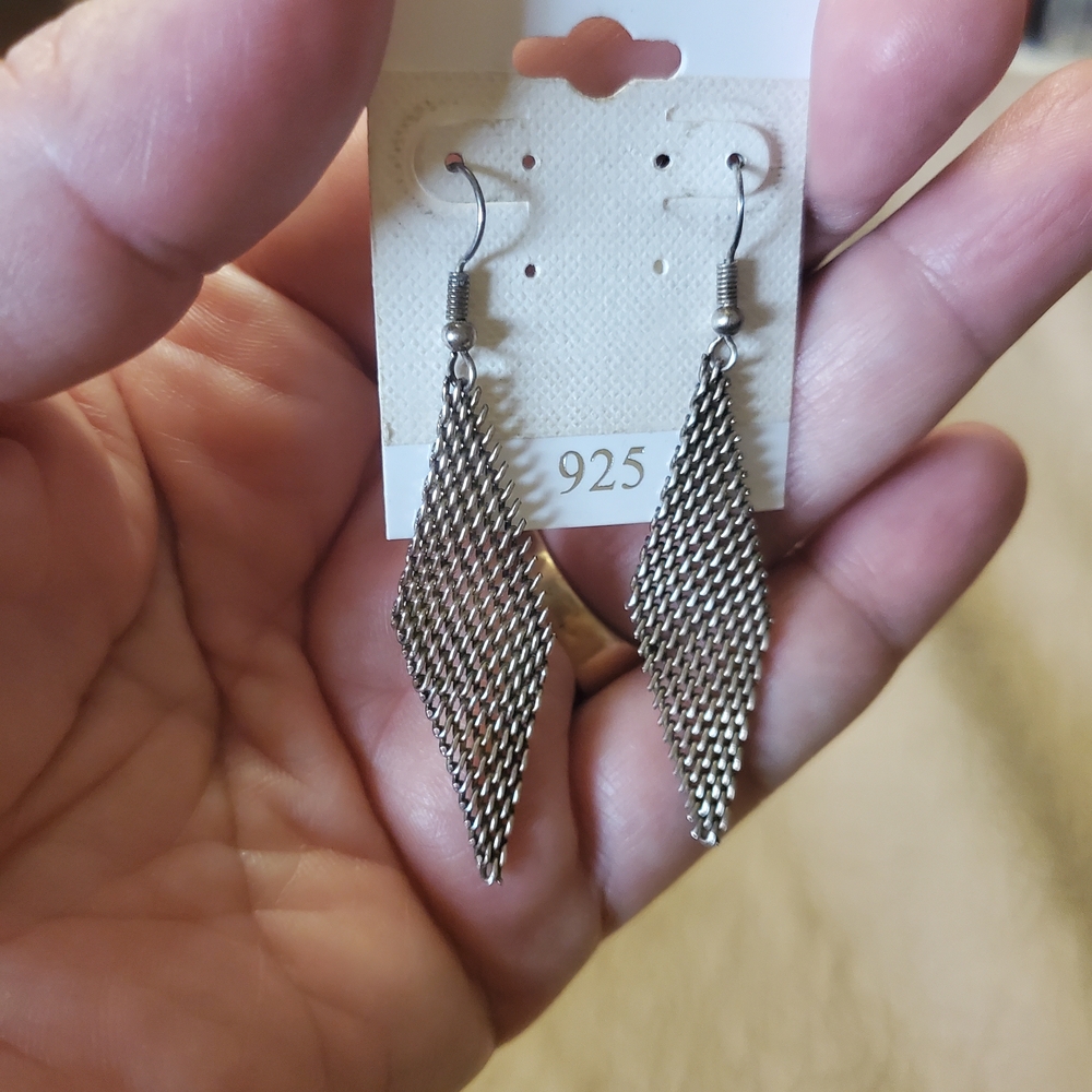 Elegant Silver Mesh Drop Earrings - Picture 5 of 6